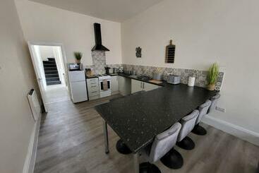 דירות לתיירים Westborough Cottage