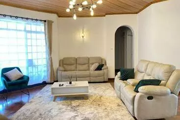 Appartamenti turistici Lavington S Stylish Retreat Near Malls, Restaurants, Hotels