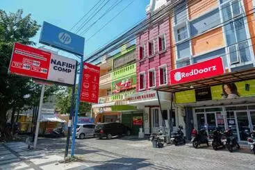 Hotel Reddoorz Syariah At Kelud Sampangan Semarang