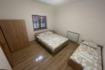 Turistihuoneistot L&l Rooms