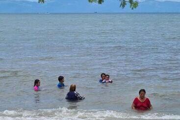 Pension Calatagan S Bahay Kubo   With Beach Access