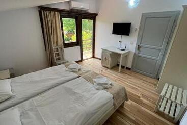 פנסיון Casa De Vacanta Tara