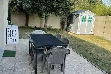 Turistihuoneistot Superbe Appartement Proche De Tout, Climatisé