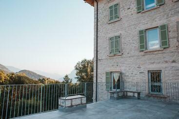 Общежитие Casa Del Parco Adamello