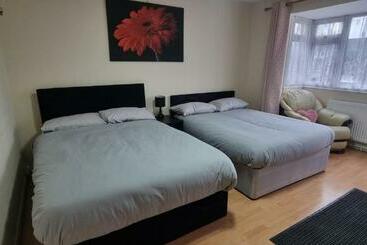 פנסיון Star Homes