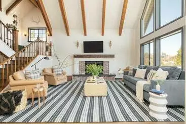 ツーリストアパートメント Pollock By Avantstay Stunning Views W Movie Room Hot Tub Game Room Large Balcony