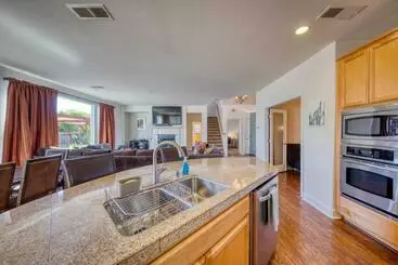 ツーリストアパートメント Wine Makers Two Story 6 Bed With Large Kitchen
