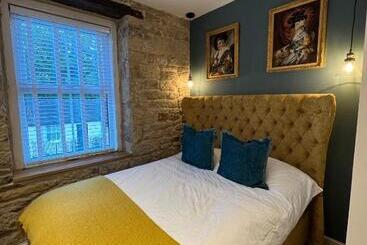 Apartamentos turísticos Mulberry House   Morpeth Town Centre   Hot Tub