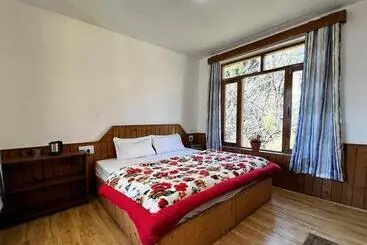ユースホステル Sukoon Stays Manali