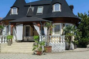 פנסיון Kastély Villa