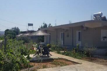 פנסיון Rey Garden Villa