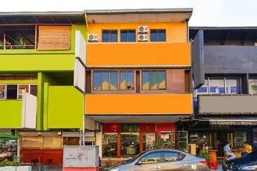 Otel Oyo 90562 J Hostels Pj