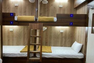 City Stay Ac Deluxe Hostel