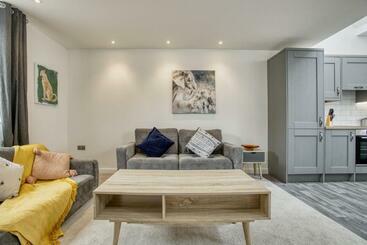 پانسیون Number Six On The Hill