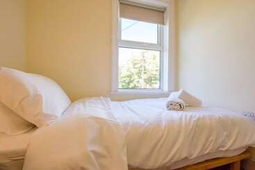 דירות לתיירים Rose Cottage, Halesworth