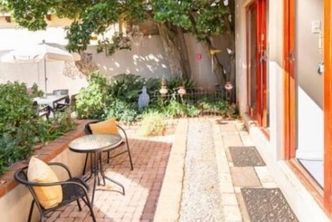 צימר Bougain Villas