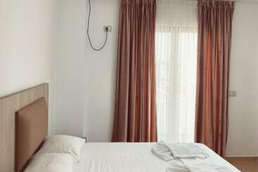 Bed and Breakfast Guest House Ksamil