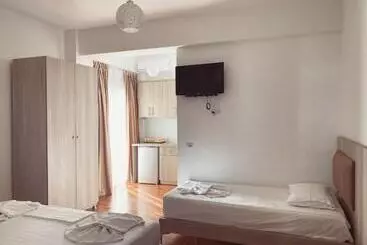 Bed & Breakfast Guest House Ksamil