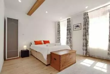 ペンション Studio   Pied à Terre Saulieu