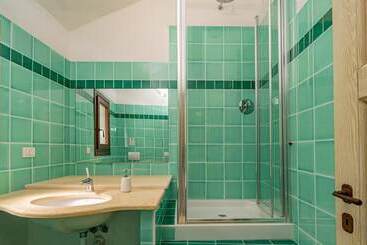 Жильё для туристов Villa Isa 6, Emma Villas