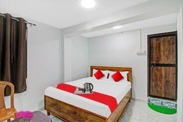 فندق Oyo 90210 J D Guest House