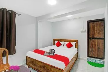 Hotel Oyo 90210 J D Guest House