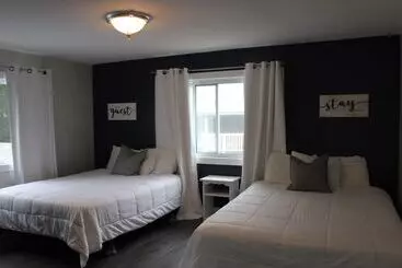 Lakeview Motel And Cottages