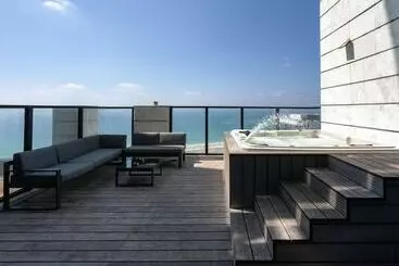 ツーリストアパートメント Yalarent Sea Breeze Penthouse With Jacuzzi