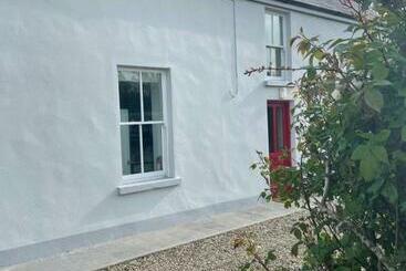 צימר Lakeside Lodge