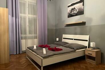 Globe Hostel Prague Adults Only