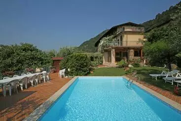 アパートホテル Casale Massina