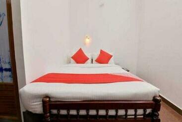 בית מלון כפרי Collection O 90153 Fort Inn