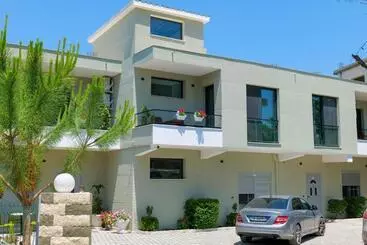 هتل Vila Celaj