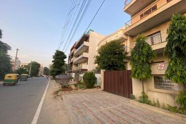 Hotel Mahak Guest House By Wb Inn