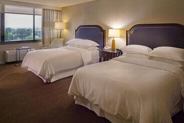 فندق Sheraton Westport Plaza