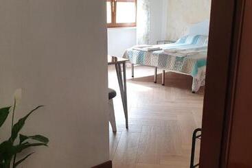 ベッドアンドブレックファースト Le Rustiche Foresteria