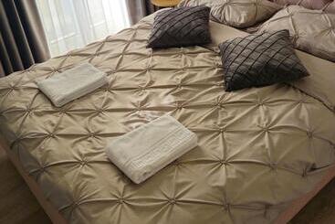 آپارتمان‌های توریست‌ها Urban Plaza   Apart