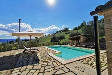 דירות לתיירים Villa Alla Torre   Homelike Villas