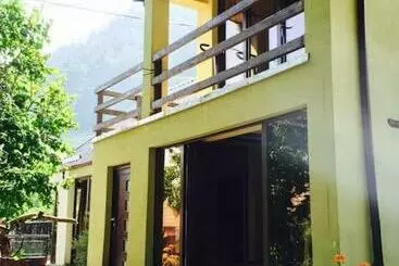 ツーリストアパートメント Pet Friendly Charming House With Garden