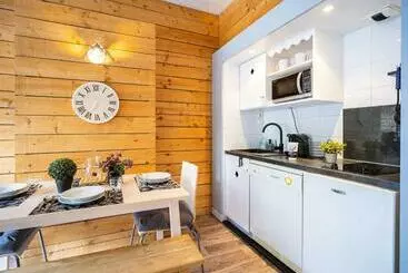 ツーリストアパートメント Charmant Appart Rénové 4 Pers, Sauna, Piscine, Proche Thermes Et Télécabine   Saint Lary Village   F