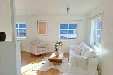 Жильё для туристов Warm And Cozy Apartment With Panoramic View Above The City Center