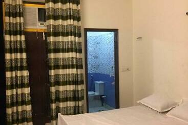 Hotel Spot On 93358 Malik Guest House