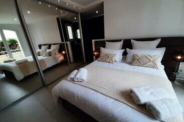 Bed and Breakfast Villa Rasoa Chambre Miroir