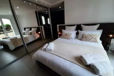 Aamiaismajoitus (B&B) Villa Rasoa Chambre Miroir