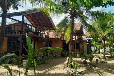 אתר נופש Golden Beach Chalets