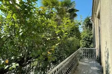 Pension Guest House Tall Rooms