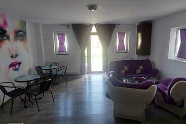 דירות לתיירים Casa Orange