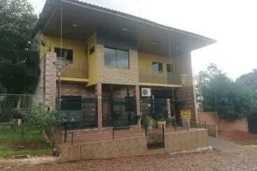 ペンション Hospedaje ña Eli