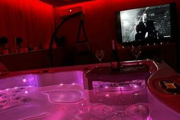 Vakantie-appartementen Jacuzzi Home