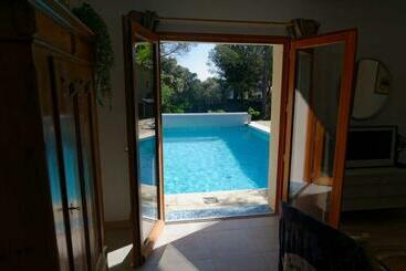 بنسيون Les Hauts De Saint Siffret